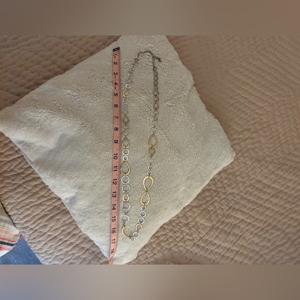 Stella & Dot oval/circle gold and silver necklace